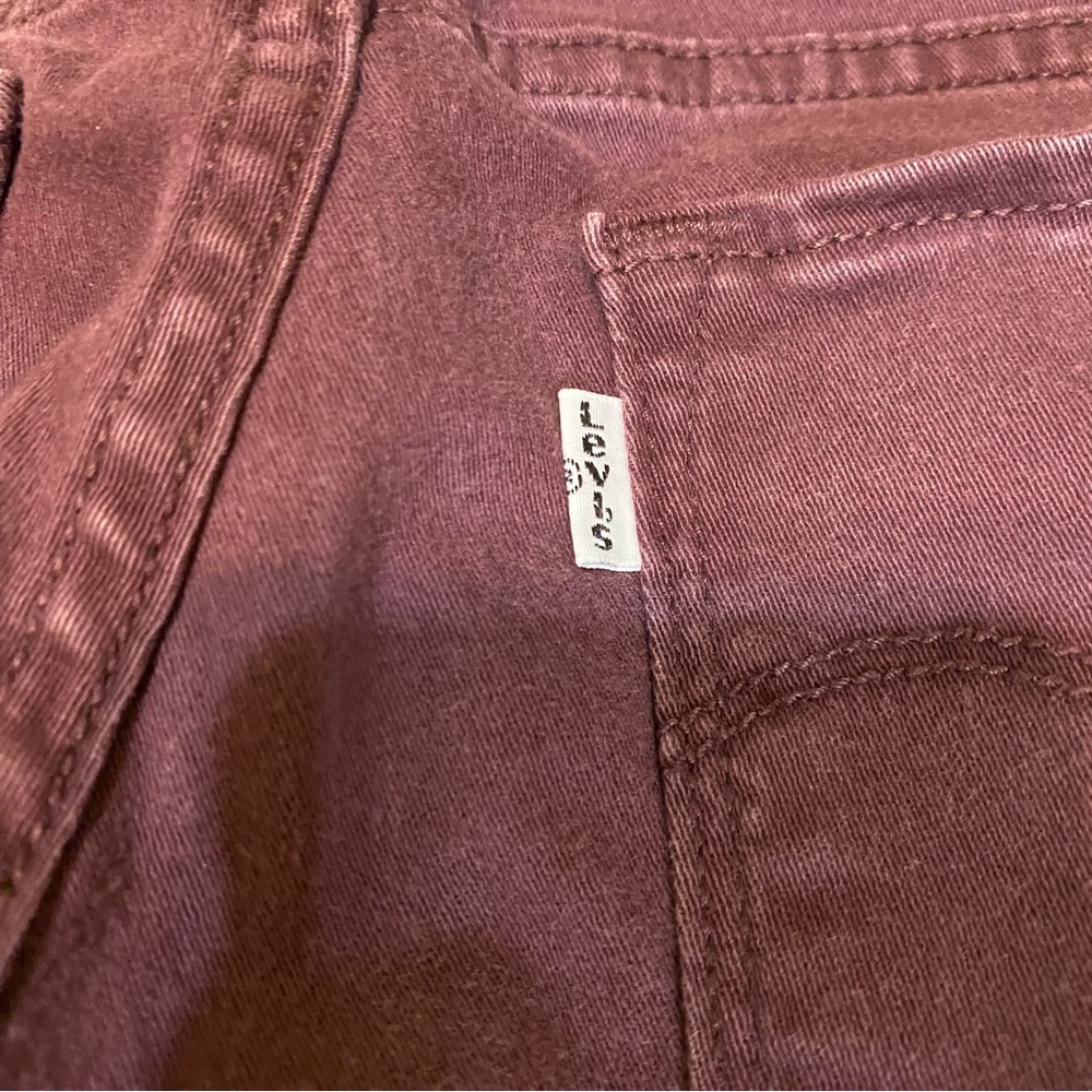 Levi’s Women's Burgundy Jeans - Picture 13 of 13